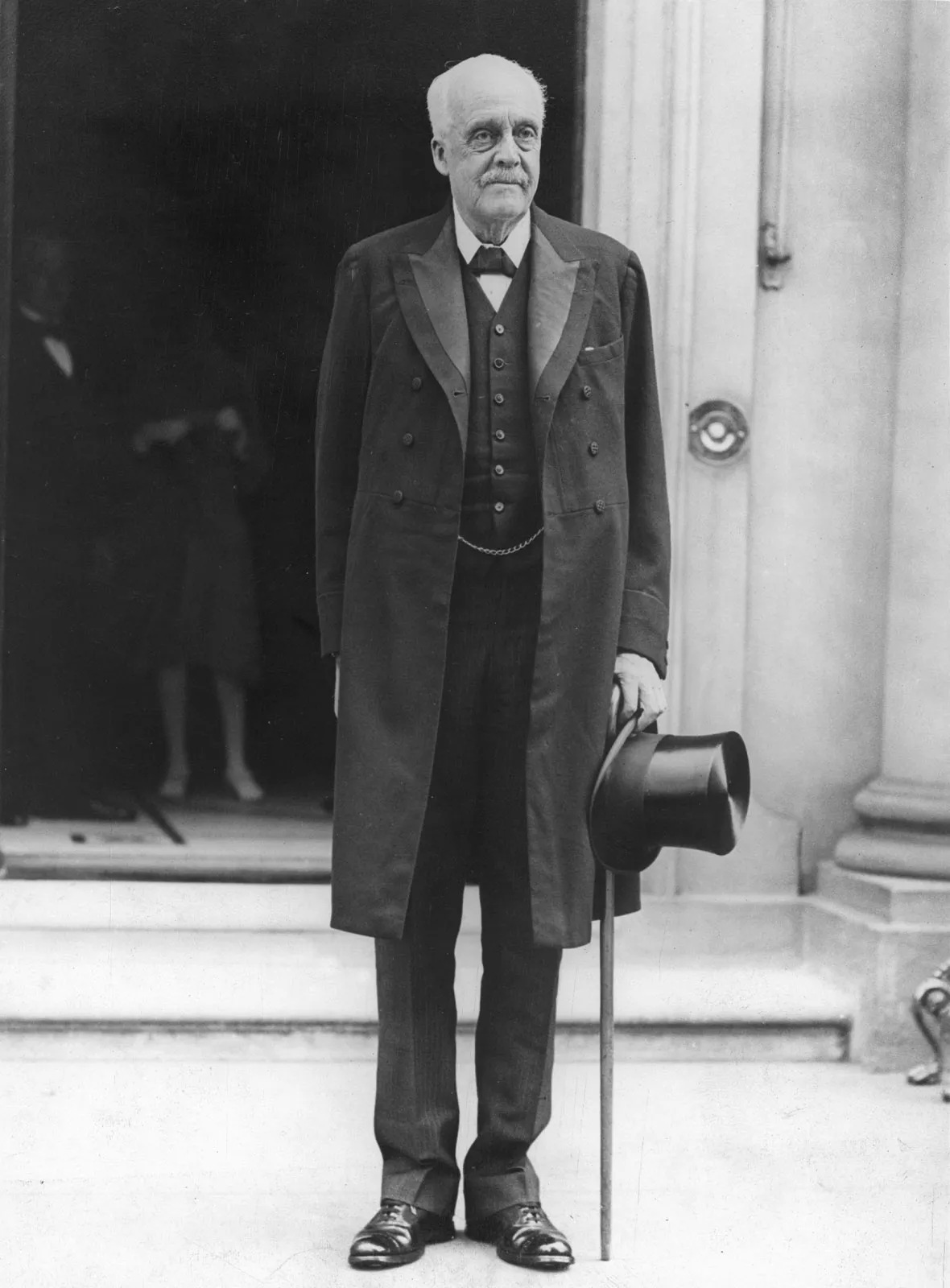 Arthur-James-Balfour-1928