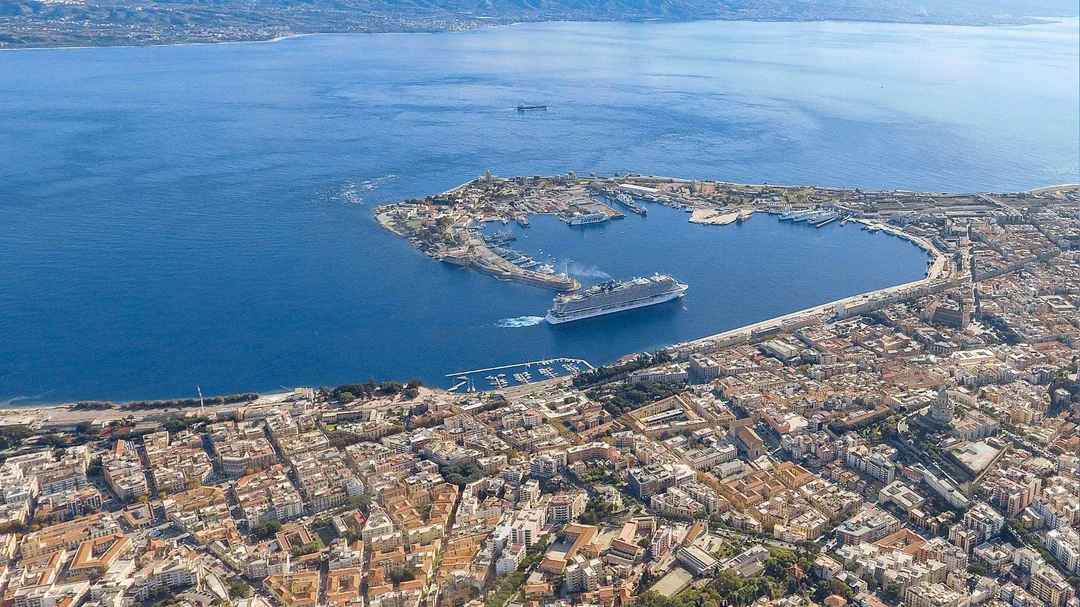 the-port-of-messina-in-sicily-it-is-believed-that-in-v0-0bynxwaysr1e1.jpeg